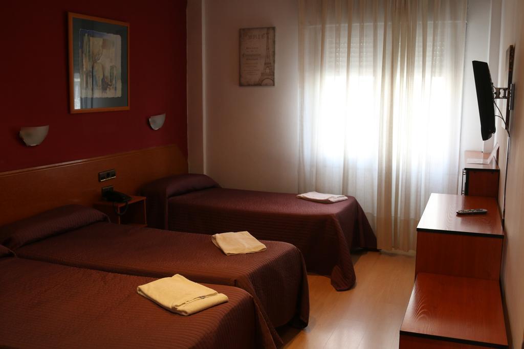 Hostal Cataluna Zaragoza Exterior photo