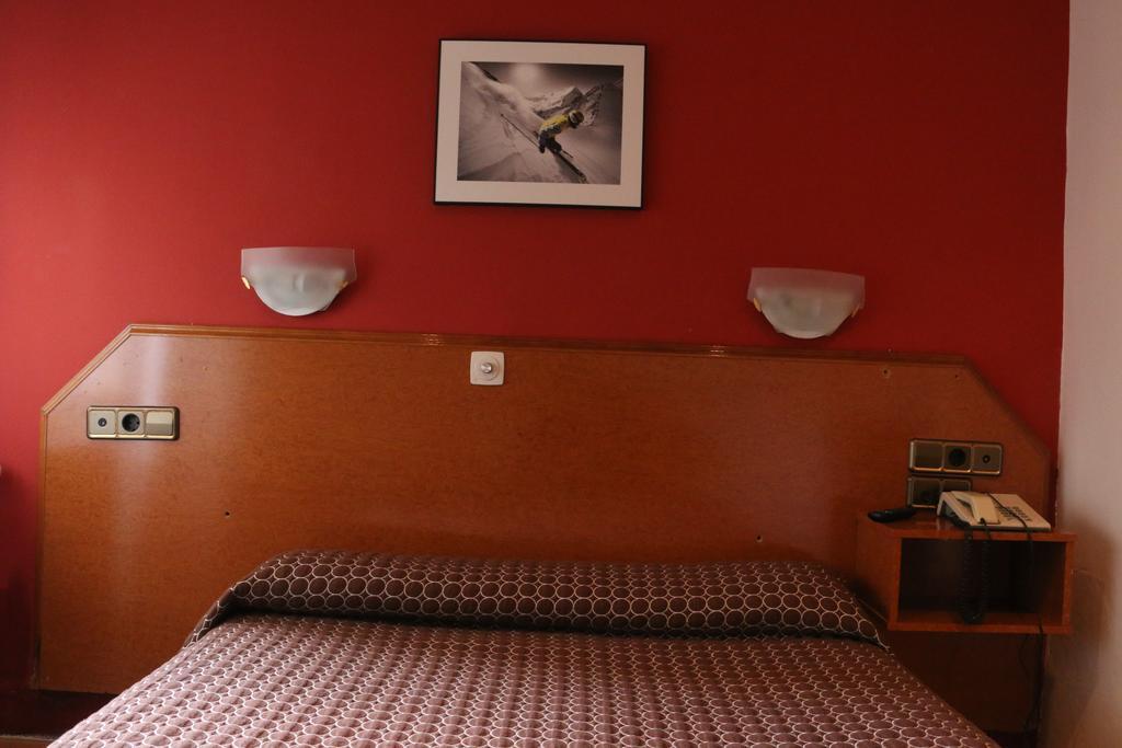 Hostal Cataluna Zaragoza Exterior photo