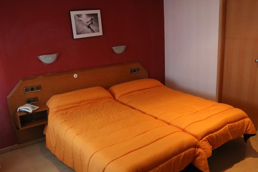 Hostal Cataluna Zaragoza Exterior photo
